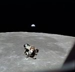 220px-Apollo_11_lunar_module.jpg