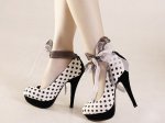 black-and-white-cute-fashion-girly-high-heels-Favim.com-219436_original.jpg