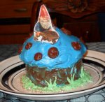 gnomecake.jpg gnomecake.jpg