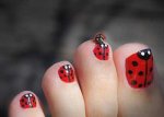 Lady-Bug-Nail-Art.jpg