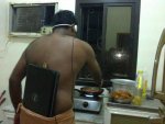 funny-guy-listening-music-laptop-as-iPod.jpg