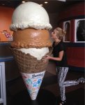 caroline_sunshine_caroline_and_a_giant_ice_cream_cone_RDRico7M.sized.jpg