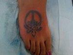 flower-peace-sign-tattoos-4.jpg