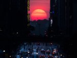 1405028465000-AP-Manhattanhenge.jpg